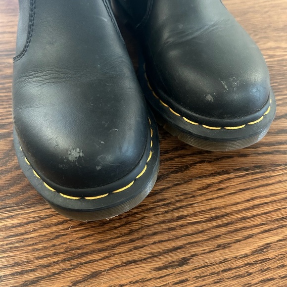 Doc Marten Air Wair Chelsea Boots - Picture 2 of 7